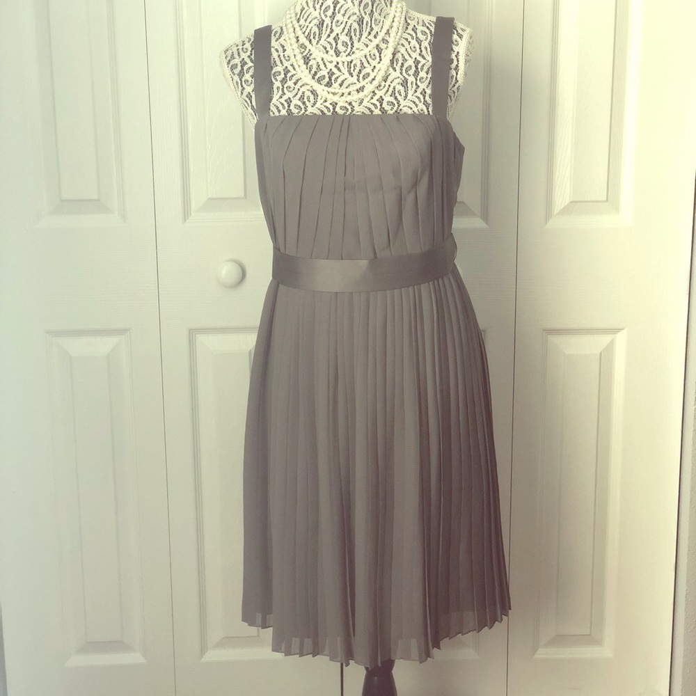 Vera Wang White Dress size 10 Color Charcoal